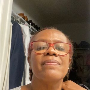 Meet your Posher, Francoise